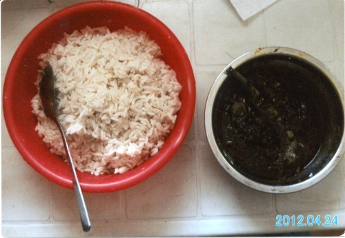 Potato Green: rice with leaves of sweet potatoes seasoned with palm oil