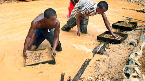 artisanal diamond mining in Liberia photo